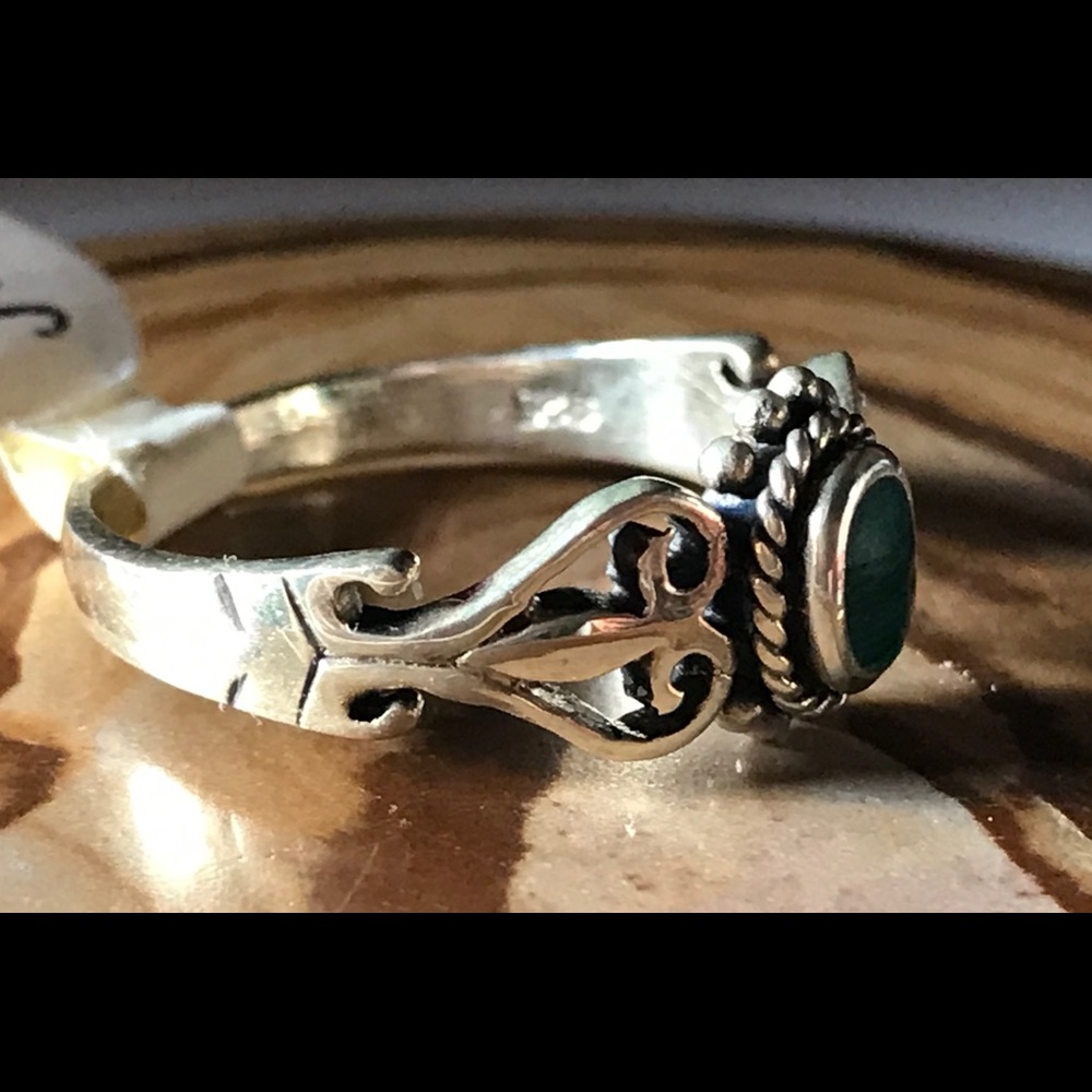 Sterling Silver Green Malachite Ring - Picture 2 of 3